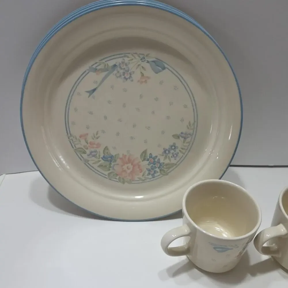 Set Of 4 Corning Corelle Dinner Plates + Cups Symphony Cream Blue Ribbon Floral